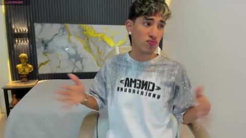 Snapshot of ferphoenix_ chatting on October 4, 2025, 3:15 am FER PHOENIX online show from October 4, 2025, 3:15 am