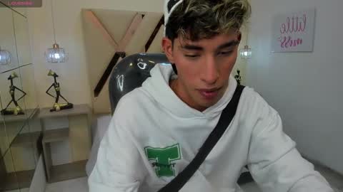 Snapshot of ferphoenix_ chatting on October 7, 2025, 3:14 am FER PHOENIX online show from October 7, 2025, 3:14 am