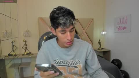 Snapshot of ferphoenix_ chatting on October 22, 2025, 3:07 am FER PHOENIX online show from October 22, 2025, 3:07 am