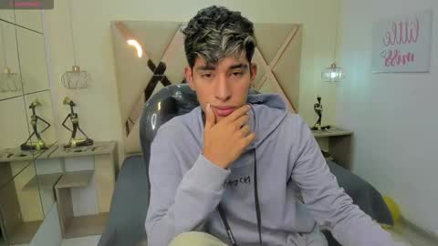 Snapshot of ferphoenix_ chatting on October 28, 2025, 3:32 am FER PHOENIX online show from October 28, 2025, 3:32 am