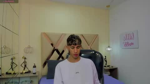 Snapshot of ferphoenix_ chatting on October 31, 2025, 3:18 am FER PHOENIX online show from October 31, 2025, 3:18 am