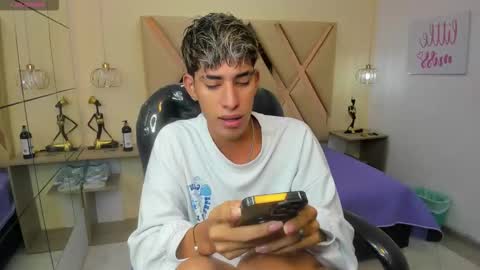 Snapshot of ferphoenix_ chatting on November 7, 2025, 3:17 am FER PHOENIX online show from November 7, 2025, 3:17 am