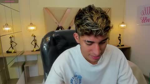 Snapshot of ferphoenix_ chatting on November 27, 2025, 3:41 am FER PHOENIX online show from November 27, 2025, 3:41 am