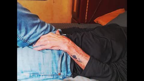 ferra_testarossa online show from December 24, 2024, 2:54 am