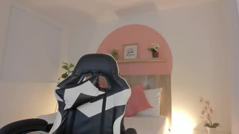 Fer  online show from October 31, 2025, 3:18 am