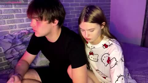 Tina and Tomas online show from September 14, 2025, 3:11 pm