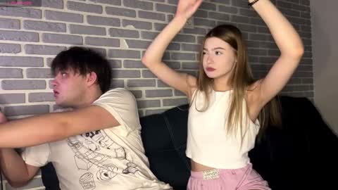 Tina and Tomas online show from November 26, 2025, 2:18 pm