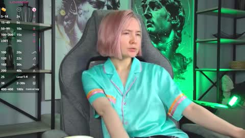 Rey online show from November 3, 2025, 4:41 pm