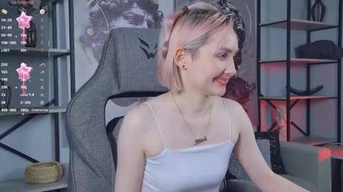 Rey online show from December 5, 2025, 6:26 pm