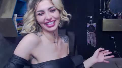 Snapshot of fetishsarah chatting on December 2, 2024, 10:56 pm Sarah online show from December 2, 2024, 10:56 pm