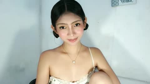 feyaaa online show from April 23, 2026, 2:13 am