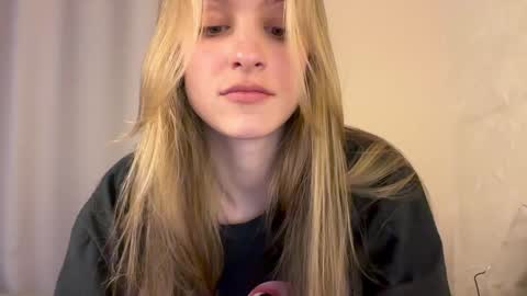 Lisa online show from December 6, 2024, 8:59 am