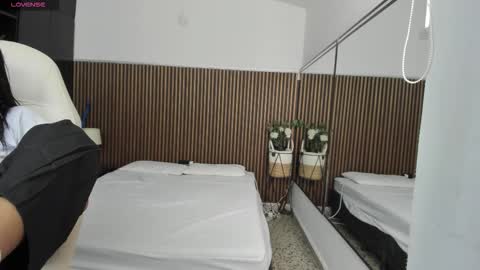 Freyja  online show from October 30, 2025, 4:30 pm