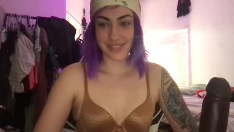 fgsammie online show from April 21, 2026, 1:42 am