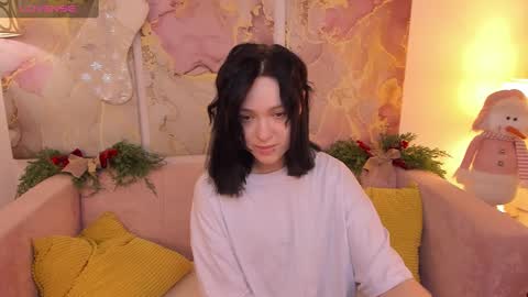 fiamoory online show from December 24, 2024, 4:33 am