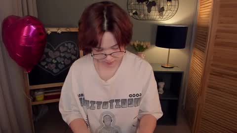 fiamoory online show from February 19, 2025, 7:39 am