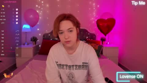 fiamoory online show from March 9, 2025, 11:25 am