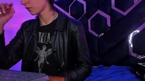   online show from January 14, 2025, 3:15 pm