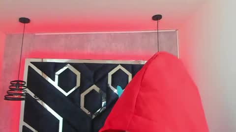   online show from January 19, 2025, 3:10 pm