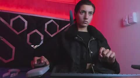   online show from January 21, 2025, 3:10 pm