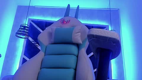   online show from February 17, 2025, 5:53 pm