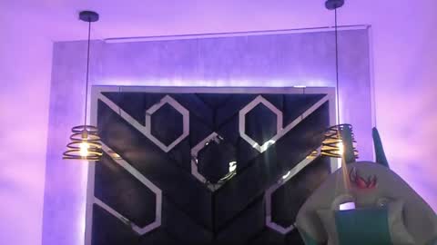   online show from February 24, 2025, 12:05 pm