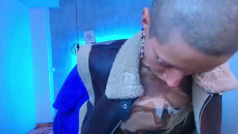   online show from October 9, 2025, 11:52 am