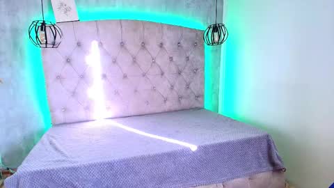   online show from November 12, 2025, 11:54 am