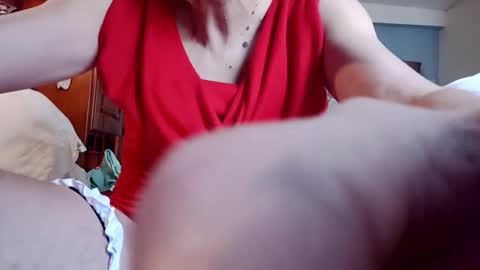 fifi010203 online show from October 30, 2025, 1:12 pm