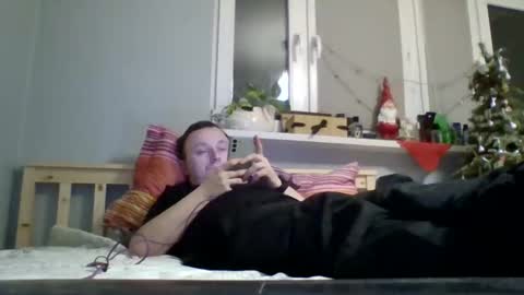 filipek757 online show from January 7, 2025, 10:52 pm