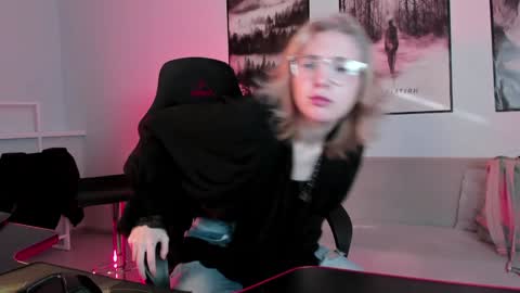 Snapshot of filipinaadams chatting on February 7, 2025, 8:01 am cap and Lana online show from February 7, 2025, 8:01 am