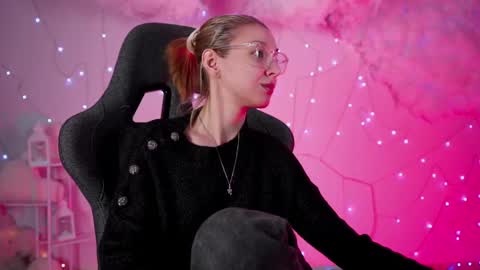 Snapshot of filipinaadams chatting on March 8, 2025, 2:12 am cap and Lana online show from March 8, 2025, 2:12 am