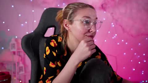 Snapshot of filipinaadams chatting on March 8, 2025, 8:22 am cap and Lana online show from March 8, 2025, 8:22 am