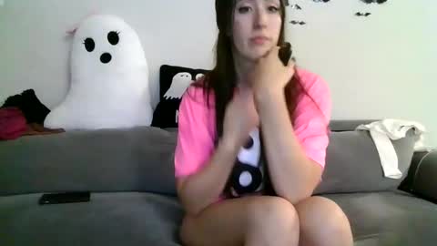 MilfnDaddy online show from September 19, 2025, 4:03 am