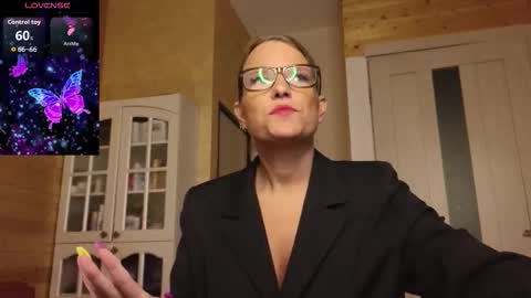 Lady online show from September 15, 2025, 6:41 pm