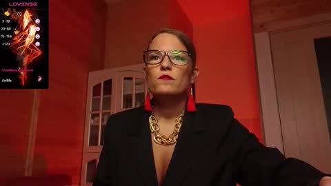 Lady online show from November 4, 2025, 3:16 am