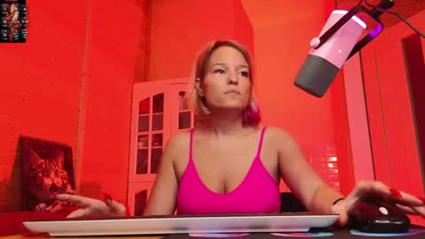 Lady online show from April 17, 2026, 3:37 pm