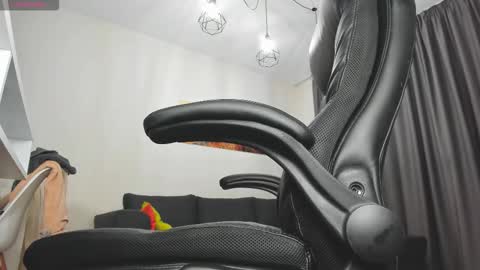 FindomGuyXXX online show from November 4, 2025, 6:51 pm