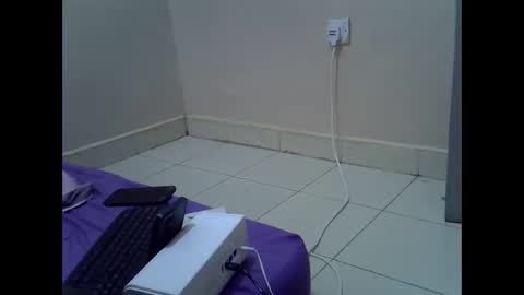 fine_nes online show from May 12, 2026, 5:04 am