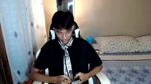 fineboii_rey18 online show from October 7, 2025, 3:20 pm