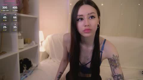 Snapshot of finelya chatting on March 28, 2026, 8:47 am Hey I am Diana HELP ME TO RICH 100 THUMBS UP online show from March 28, 2026, 8:47 am