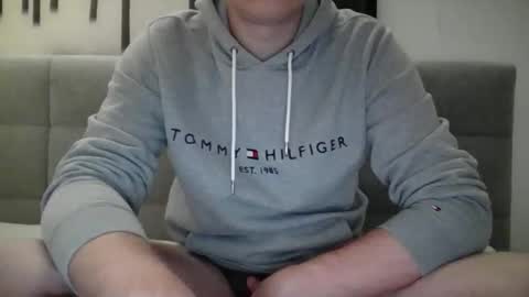 Finn online show from November 9, 2025, 7:34 pm