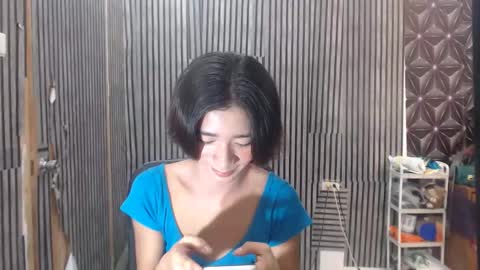 fiona908995 online show from April 18, 2026, 7:58 pm