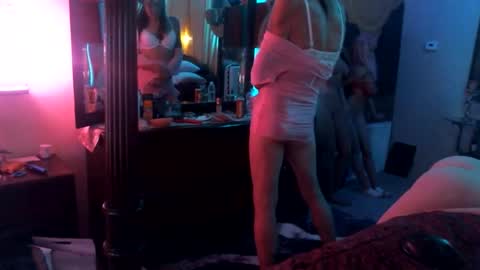 Snapshot of fionajamez chatting on April 5, 2026, 4:42 am J online show from April 5, 2026, 4:42 am