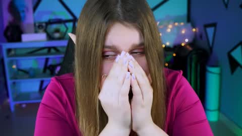 fiora online show from January 11, 2025, 12:29 pm