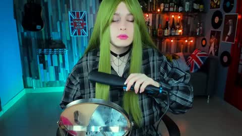 fiora online show from January 19, 2025, 8:29 am