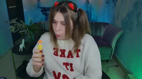 fiora online show from February 9, 2025, 8:11 am