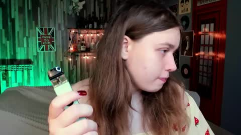 fiora online show from April 18, 2026, 7:01 am