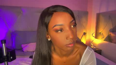 Fiorela Lenin  online show from October 8, 2025, 6:05 pm