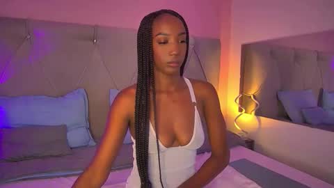 Fiorela Lenin  online show from November 27, 2025, 1:02 pm